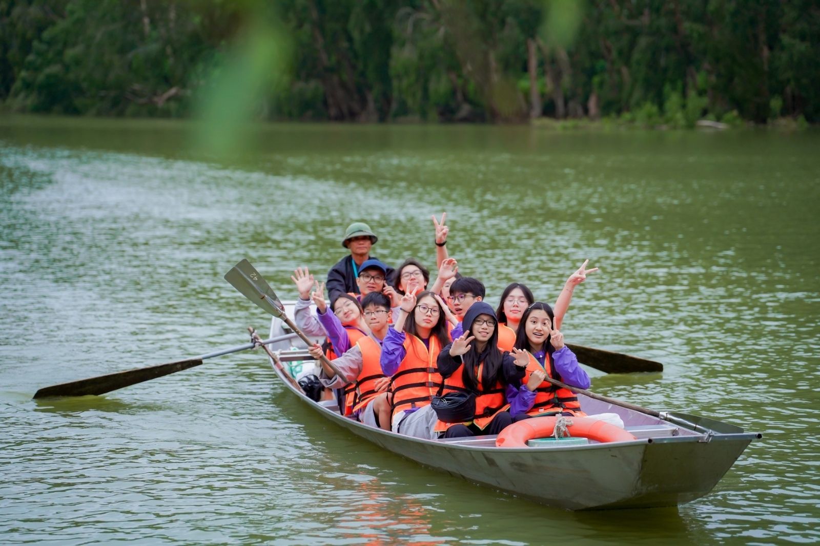 Vé tham quan đã bao gồm vé thuyền Hang Bụt 