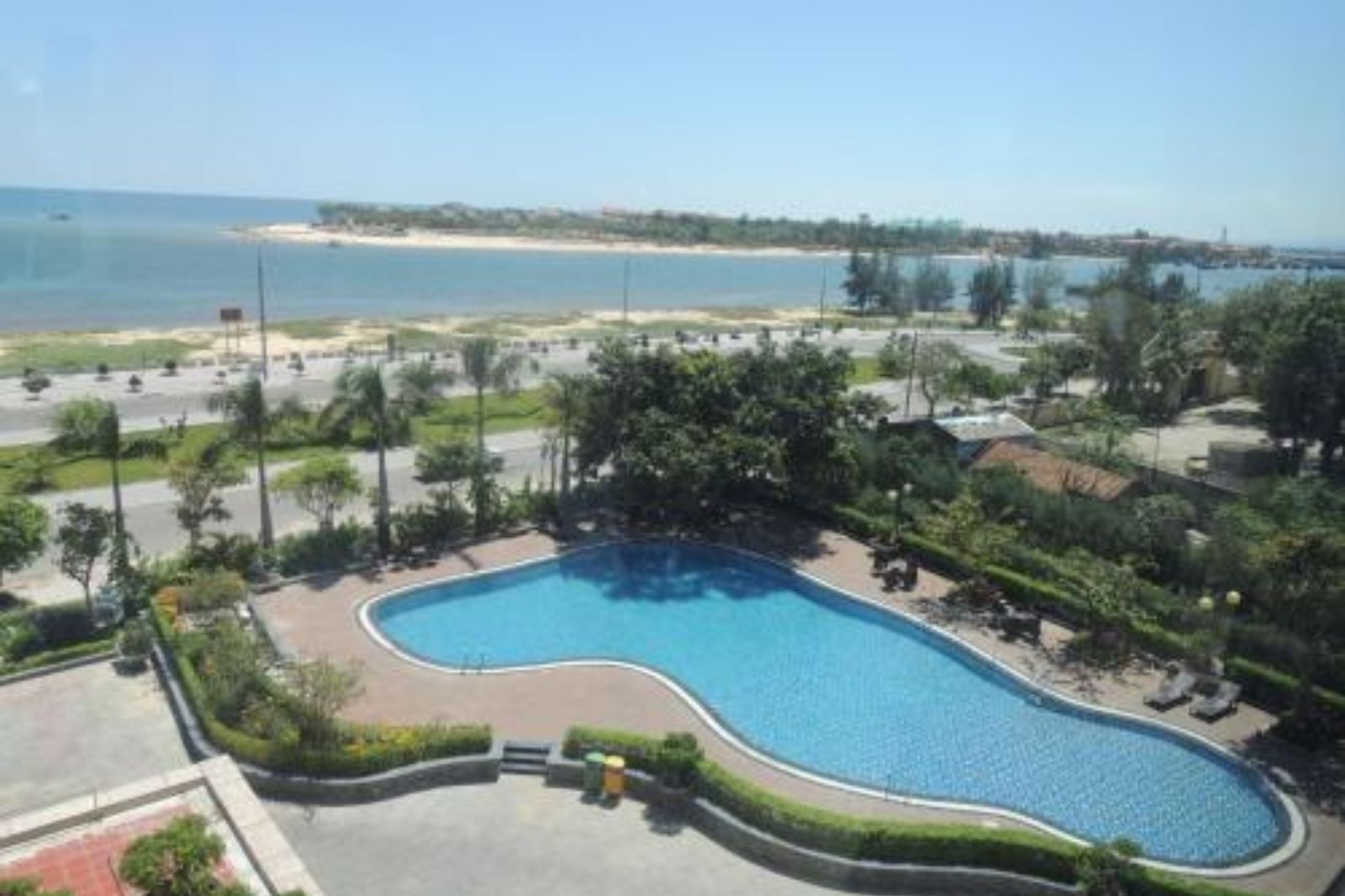 View biển đầy lý tưởng tại Mường Thanh Holiday Quảng Bình Hotel