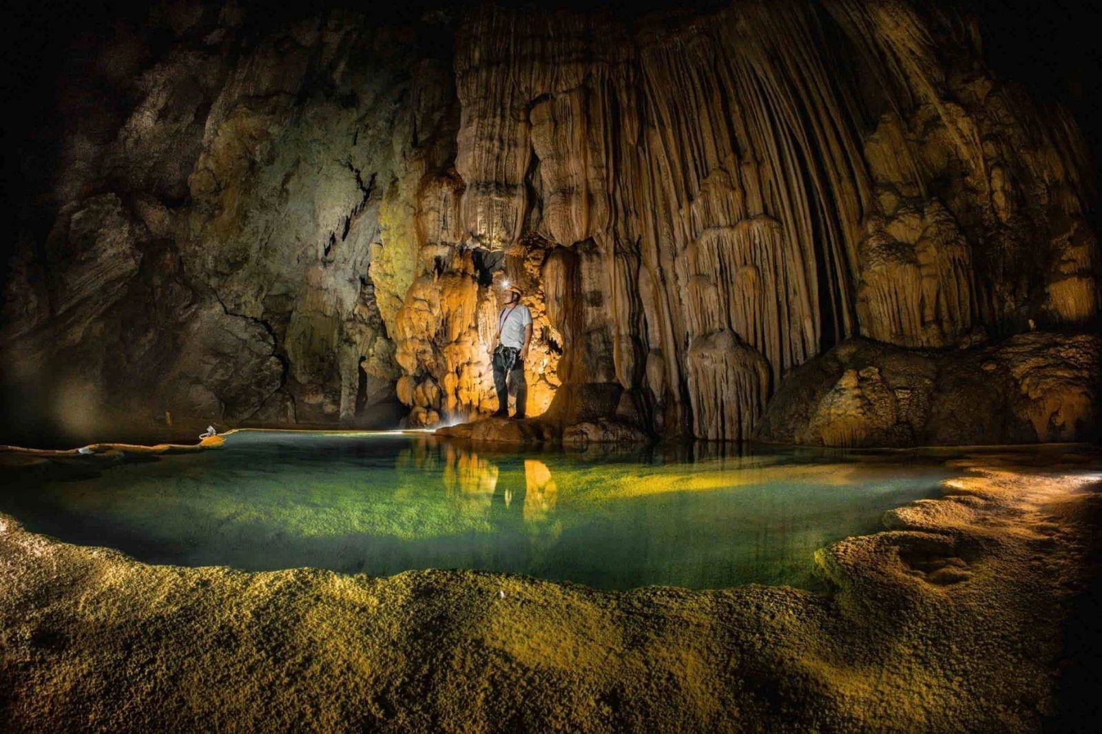 Với hệ thống hang động hùng vĩ ở Phong Nha - Kẻ Bàng 