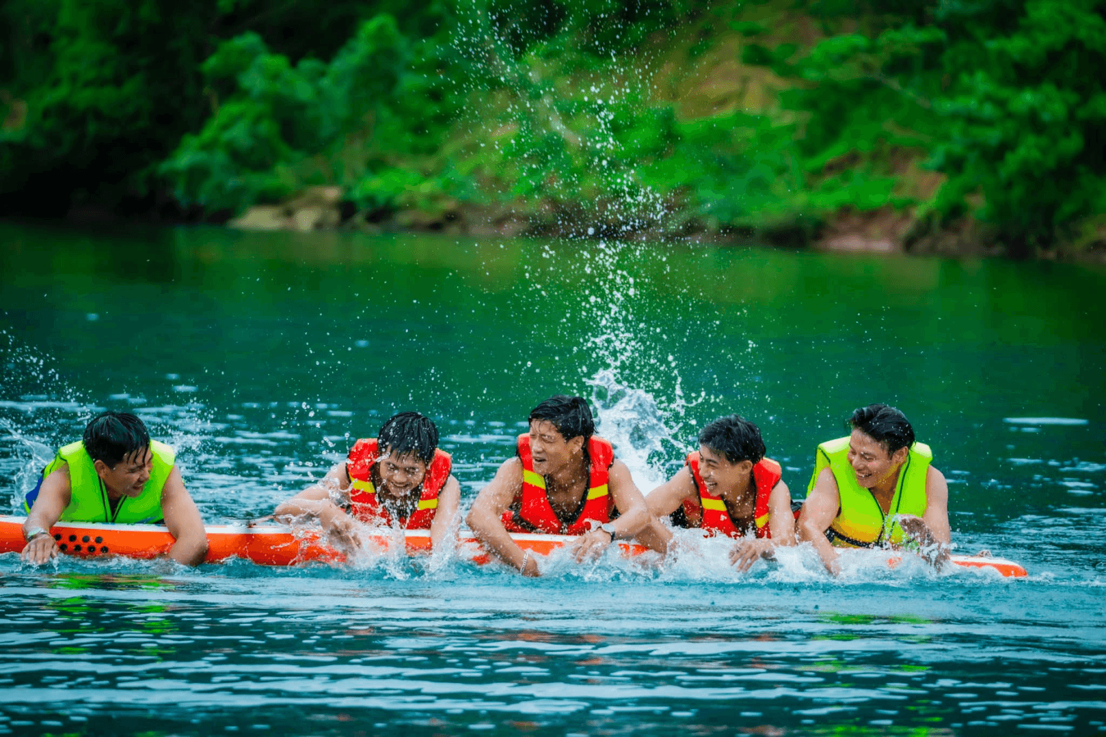 Vui chơi ở thung lũng Hava 