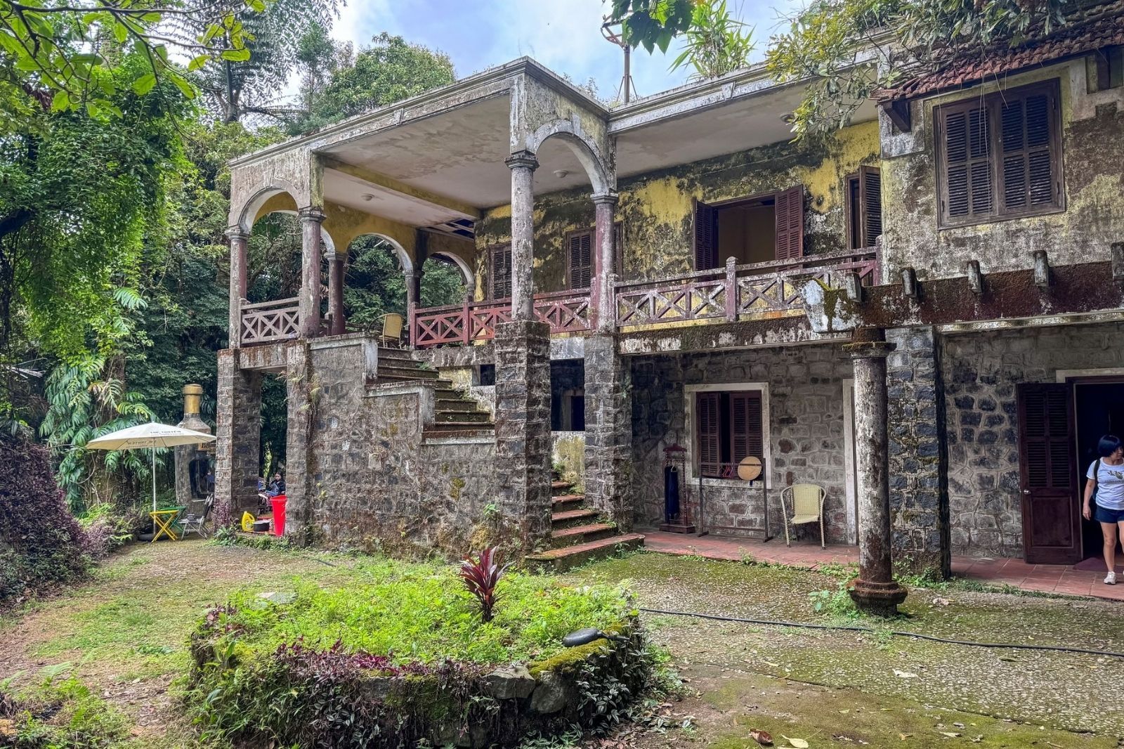 Để thuận tiện hơn, du khách nên đặt dịch vụ trước khi đi 