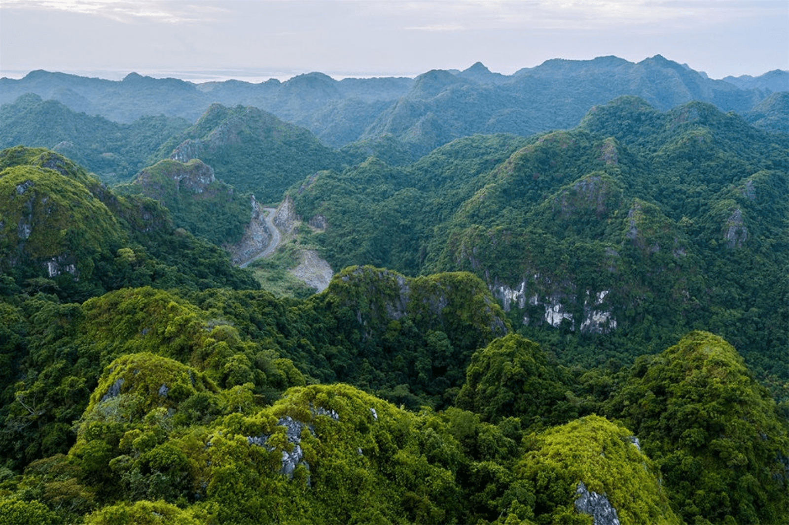 Vườn quốc gia Phong Nha - Kẻ Bàng trải dài