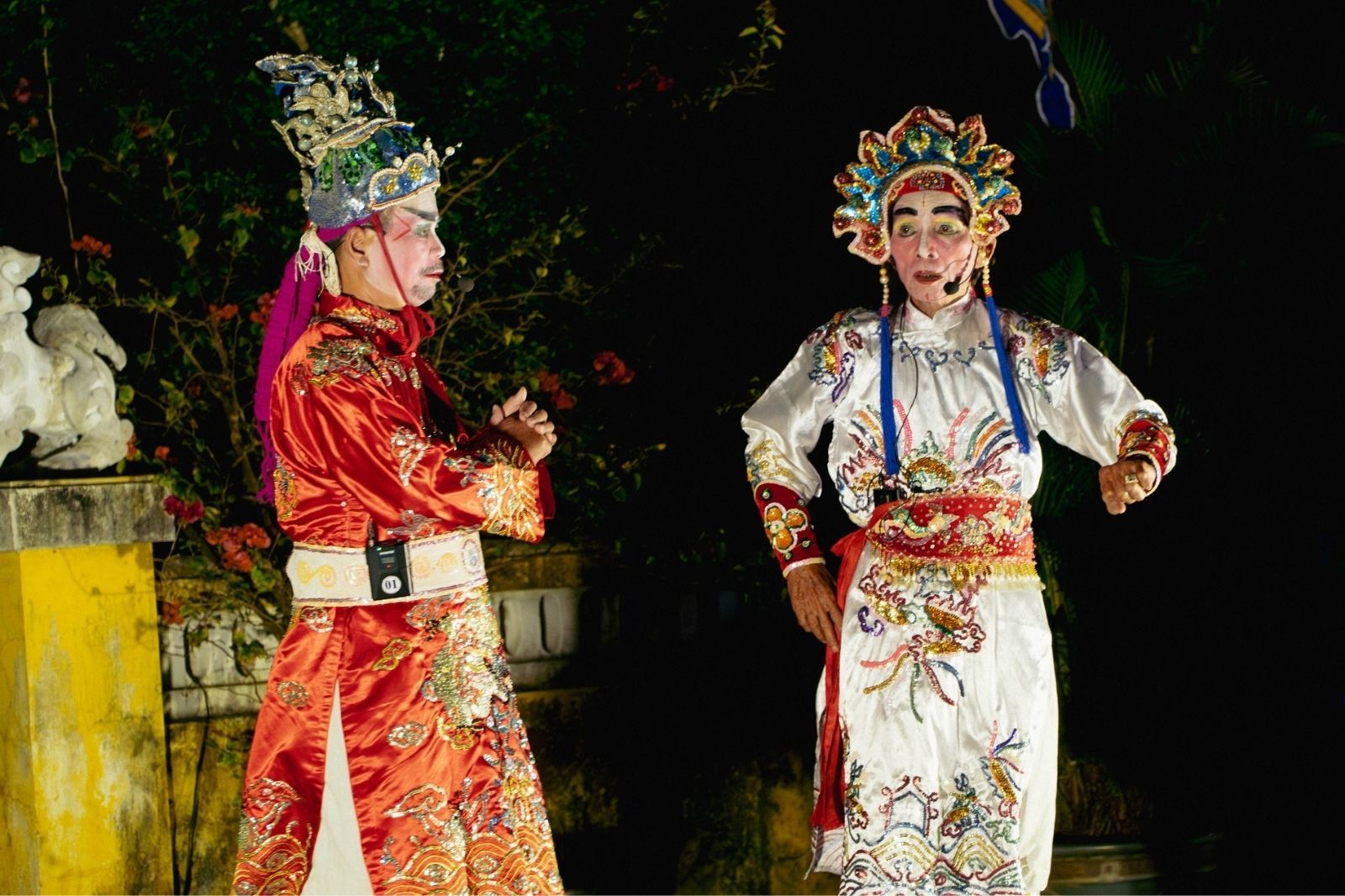 Xem biểu diễn nghệ thuật diễn xướng tuồng