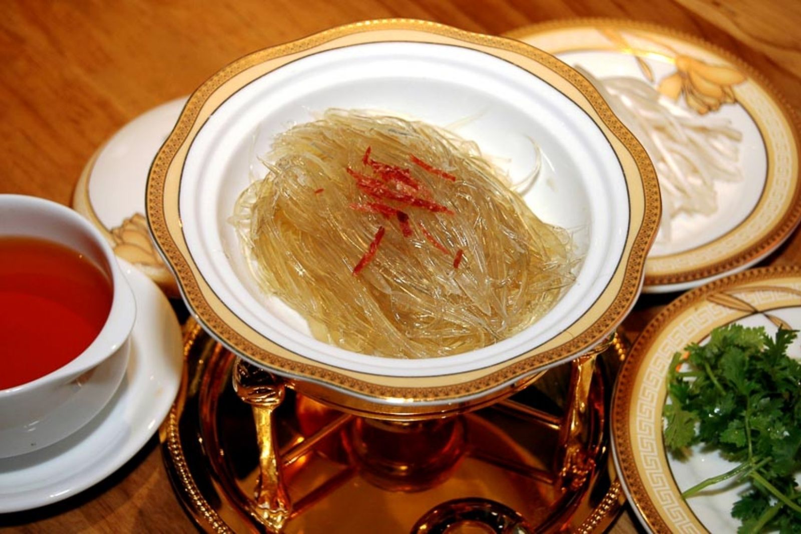 Yến sào là một trong những món ăn bổ dưỡng  